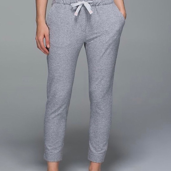 lululemon athletica Pants - LULULEMON Jet Crop Slim in Grey Herringbone